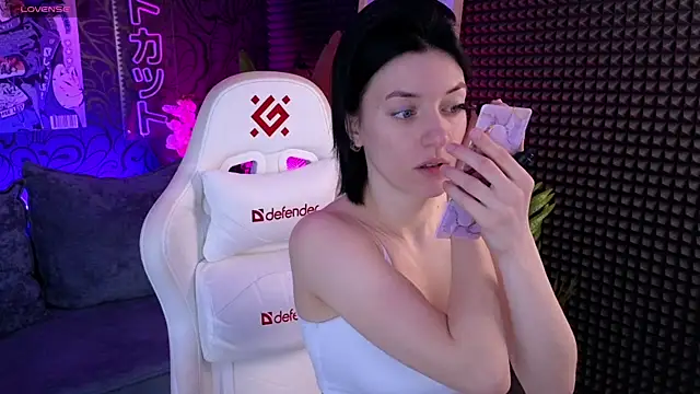 roxy riot  online show from 10-09-25, 01:25