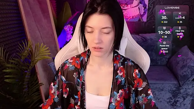 roxy riot  online show from 11-20-25, 01:28