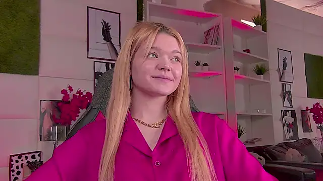 Snapshot of AdeleCartier chatting on 03-03-25, 06:37 AdeleCartier online show from 03-03-25, 06:37