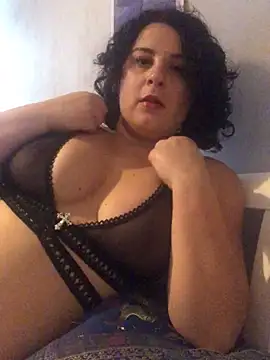 Snapshot of LunaSoleil9 chatting on 02-14-25, 02:33 LunaSoleil9 online show from 02-14-25, 02:33