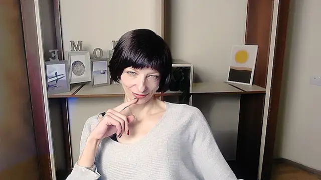  AngeliaFlow  online show from 09-24-25, 06:39