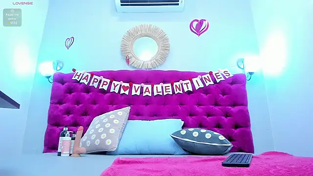 Snapshot of cloy20_ chatting on 02-19-25, 04:22 cloy20 online show from 02-19-25, 04:22