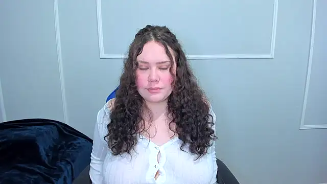 Snapshot of _leana_ chatting on 05-14-26, 05:31 leana online show from 05-14-26, 05:31