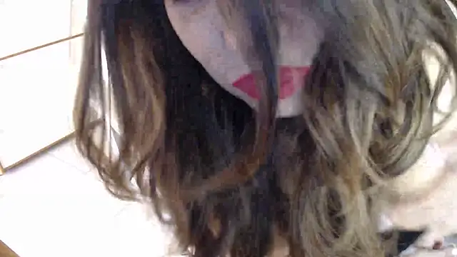 Snapshot of bambolina_sexy1985 chatting on 03-14-25, 10:07 bambolina sexy1985 online show from 03-14-25, 10:07