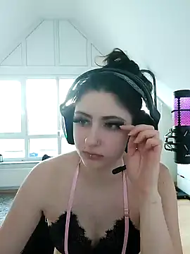Gamergirl-Linela online show from 02-05-25, 04:03