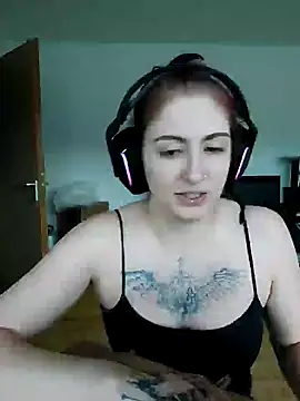 Gamergirl-Linela online show from 03-04-25, 04:30