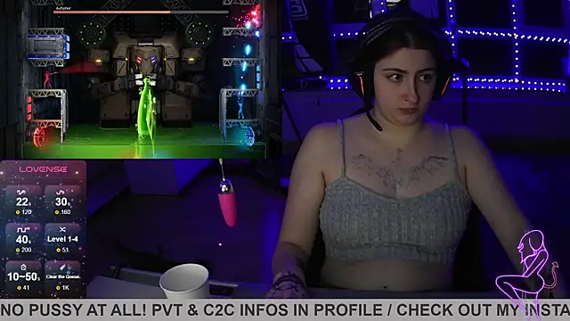 Gamergirl-Linela online show from 03-11-25, 01:59