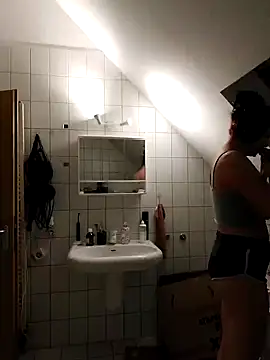 Gamergirl-Linela online show from 03-11-25, 07:14