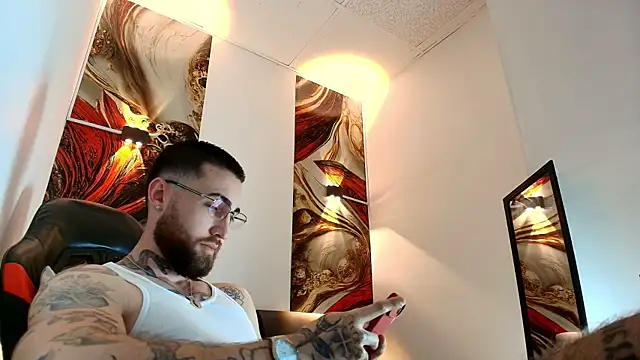 Luke davis01 online show from 04-06-26, 01:01