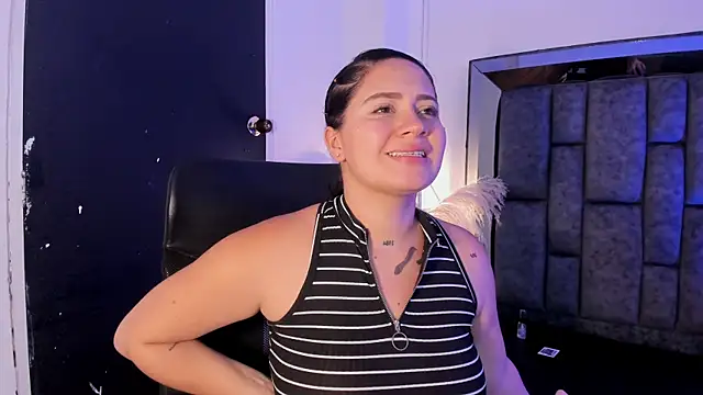 Snapshot of Morgan_Wright chatting on 03-13-25, 01:21 Morgan Wright online show from 03-13-25, 01:21