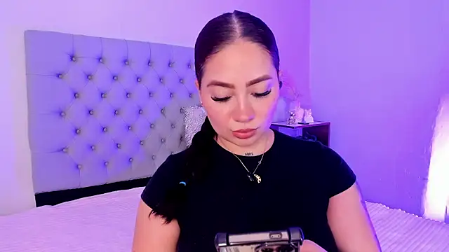 Snapshot of Morgan_Wright chatting on 12-22-25, 07:33 Morgan Wright online show from 12-22-25, 07:33