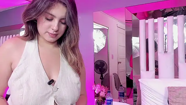 Snapshot of Cloee_Rainbow1 chatting on 03-12-25, 11:53 Cloee Rainbow1 online show from 03-12-25, 11:53