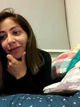 Snapshot of MaiPandora chatting on 10-27-25, 12:15 MaiPandora online show from 10-27-25, 12:15