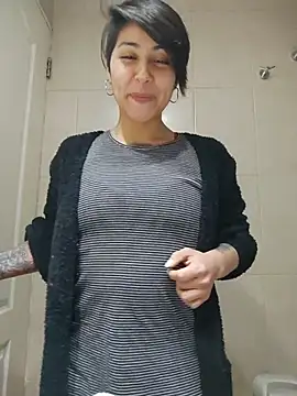 Snapshot of MaiPandora chatting on 11-30-25, 12:25 MaiPandora online show from 11-30-25, 12:25