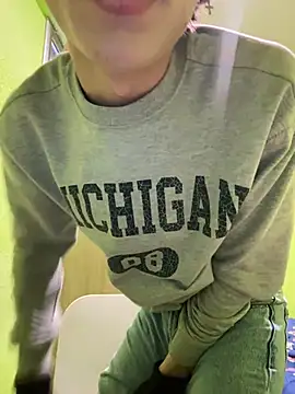 stormmart18 online show from 02-06-25, 03:09