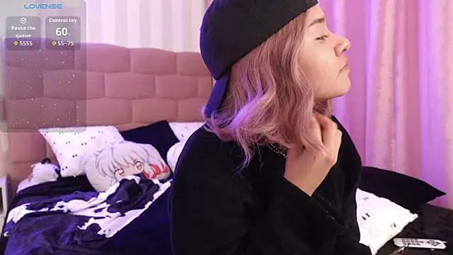 Snapshot of NataliaNovak chatting on 11-11-25, 09:15 NataliaNovak online show from 11-11-25, 09:15