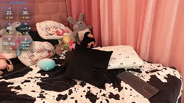 Snapshot of NataliaNovak chatting on 11-14-25, 05:44 NataliaNovak online show from 11-14-25, 05:44