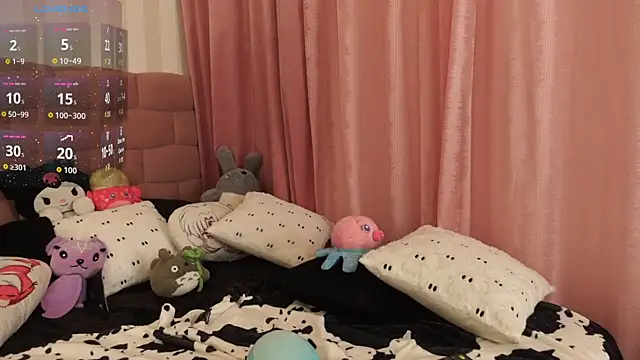 Snapshot of NataliaNovak chatting on 11-24-25, 09:25 NataliaNovak online show from 11-24-25, 09:25