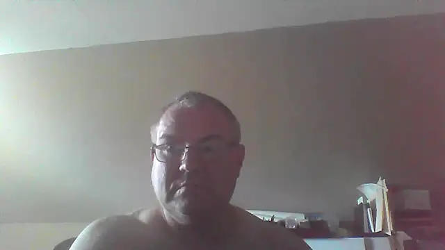 Snapshot of mkestr69 chatting on 09-12-25, 06:52 mkestr69 online show from 09-12-25, 06:52