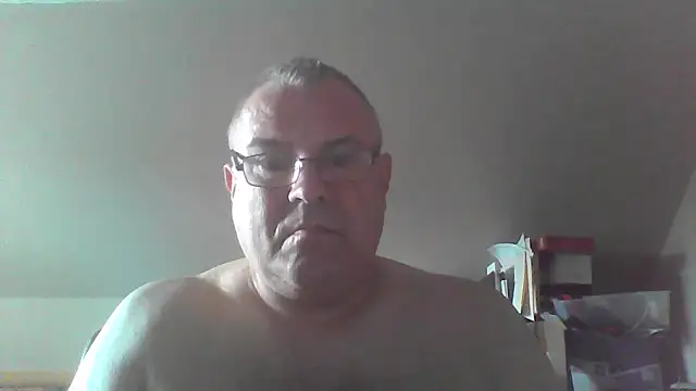 Snapshot of mkestr69 chatting on 09-22-25, 03:36 mkestr69 online show from 09-22-25, 03:36