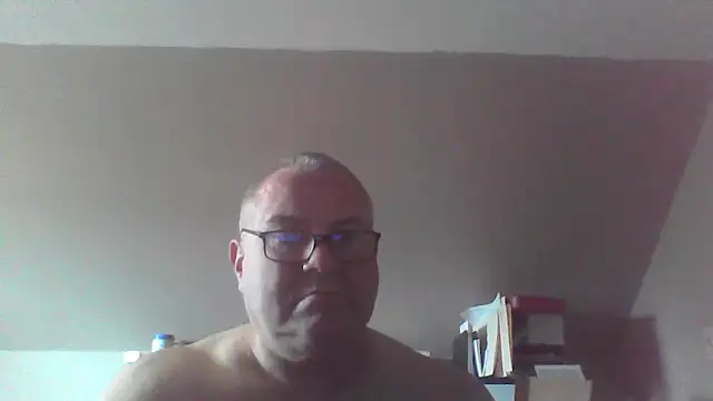 Snapshot of mkestr69 chatting on 05-01-26, 07:51 mkestr69 online show from 05-01-26, 07:51