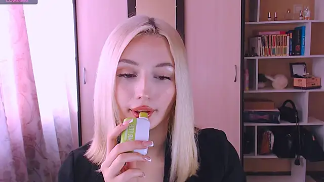 beauty blonde online show from 03-04-25, 08:35