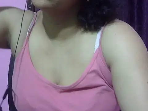 Snapshot of Your_cutiepie_ chatting on 06-12-26, 03:00 Your cutiepie online show from 06-12-26, 03:00
