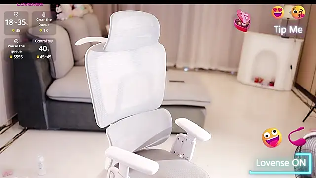 Snapshot of Moonccoi chatting on 03-14-25, 08:53 Moonccoi online show from 03-14-25, 08:53