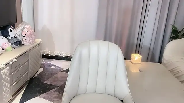 Snapshot of Moonccoi chatting on 11-24-25, 01:11 Moonccoi online show from 11-24-25, 01:11