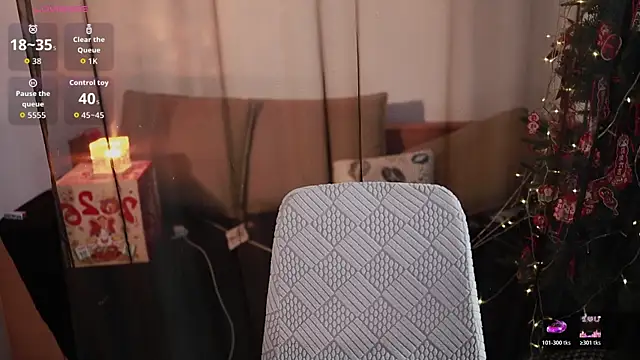 Snapshot of Moonccoi chatting on 04-03-26, 12:30 Moonccoi online show from 04-03-26, 12:30