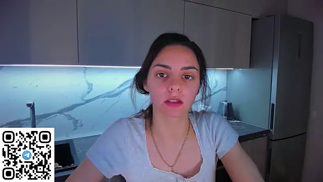 EmiliaZen online show from 05-31-26, 06:09