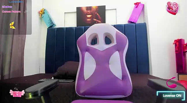 Snapshot of Ariel_star1 chatting on 02-18-25, 04:26 Ariel star1 online show from 02-18-25, 04:26