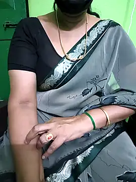 niiveditha online show from 03-13-25, 01:40