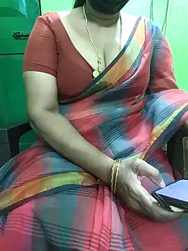 Snapshot of niiveditha chatting on 11-20-25, 09:53 niiveditha online show from 11-20-25, 09:53