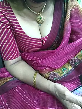 Snapshot of niiveditha chatting on 11-22-25, 09:08 niiveditha online show from 11-22-25, 09:08