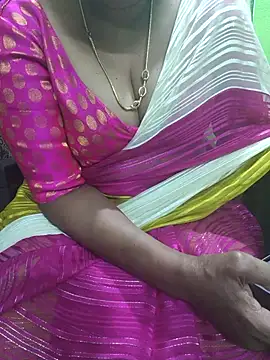 Snapshot of niiveditha chatting on 12-14-25, 01:33 niiveditha online show from 12-14-25, 01:33