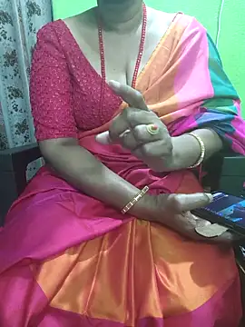 Snapshot of niiveditha chatting on 12-14-25, 01:38 niiveditha online show from 12-14-25, 01:38