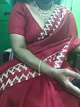 Snapshot of niiveditha chatting on 12-15-25, 03:27 niiveditha online show from 12-15-25, 03:27