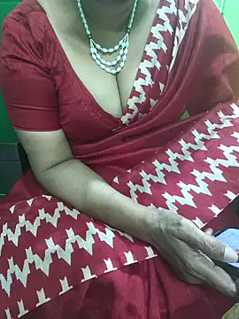 Snapshot of niiveditha chatting on 12-16-25, 04:23 niiveditha online show from 12-16-25, 04:23