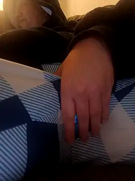 Snapshot of NoLubricantNeeded chatting on 10-22-25, 06:29 NoLubricantNeeded online show from 10-22-25, 06:29