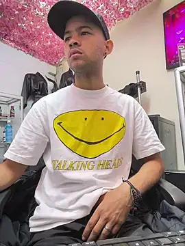 Snapshot of Twink_X chatting on 02-11-25, 02:57 Twink X online show from 02-11-25, 02:57