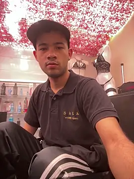 Snapshot of Twink_X chatting on 03-05-25, 04:57 Twink X online show from 03-05-25, 04:57