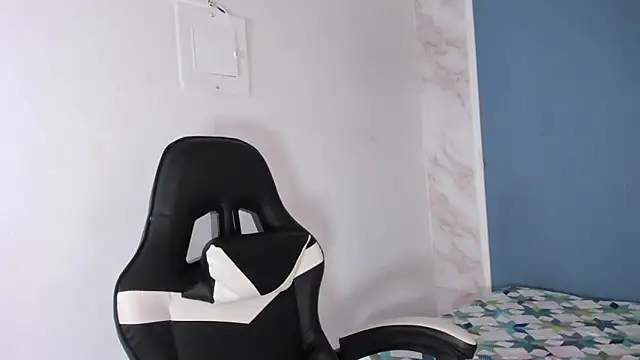 Snapshot of AbbyHill- chatting on 02-24-25, 06:26 AbbyHill- online show from 02-24-25, 06:26