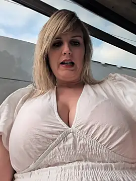 Sexybiene969 online show from 04-15-26, 04:14