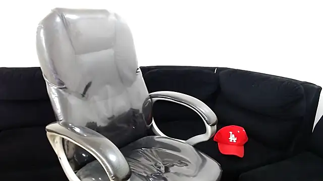 Dirty Kingg online show from 02-26-25, 01:08