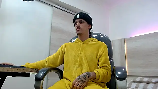 Dirty Kingg online show from 03-19-25, 08:43