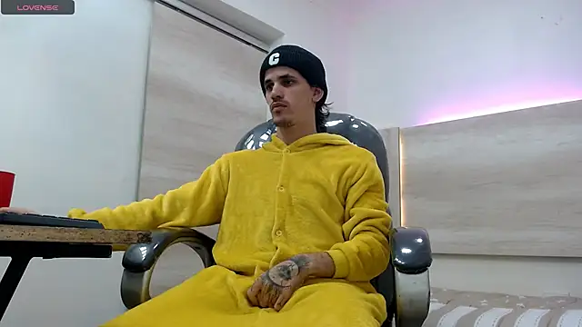 Dirty Kingg online show from 03-21-25, 07:24