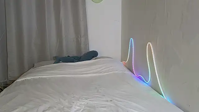 Julian wins online show from 04-02-26, 12:08