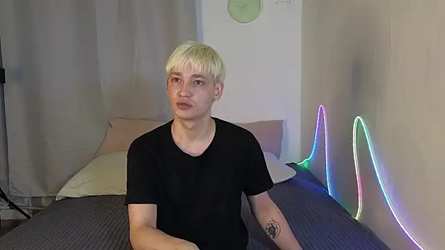 Julian wins online show from 04-04-26, 11:57