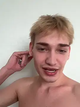 Julian wins online show from 04-10-26, 11:48